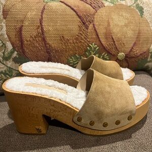 NWOT Veronica Beard Tan Suede Mules with Wooden Heel